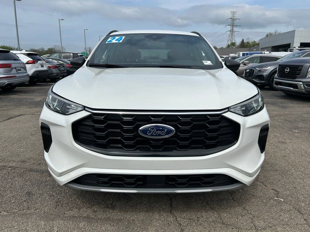 Certified 2024 Ford Escape ST-Line w/ Equipment Group 301A FWD image 9
