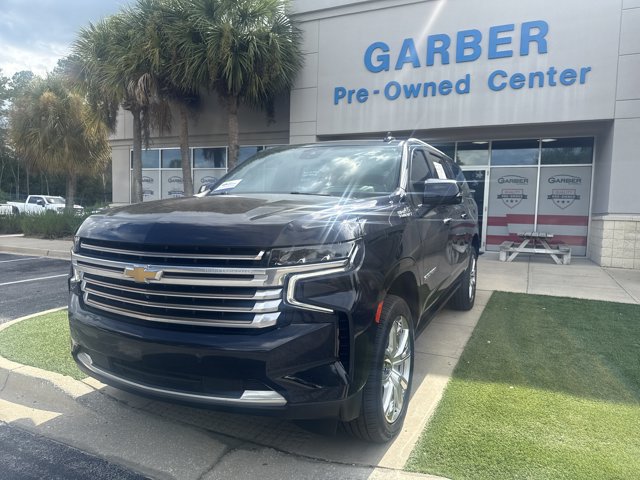 Used 2023 Chevrolet Suburban High Country w/ LPO, Illumination Package AWD/4WD image 2