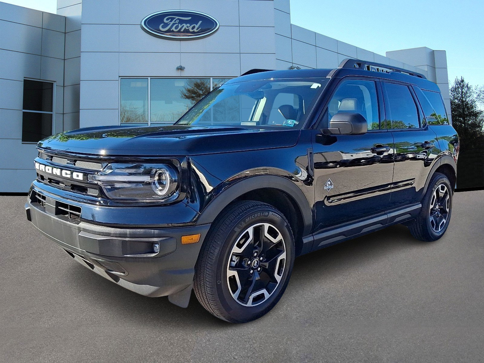 Certified 2024 Ford Bronco Sport Outer Banks w/ Tech Package AWD/4WD image 4