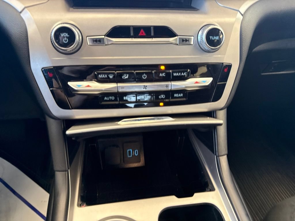 Certified 2023 Ford Explorer XLT AWD/4WD image 23