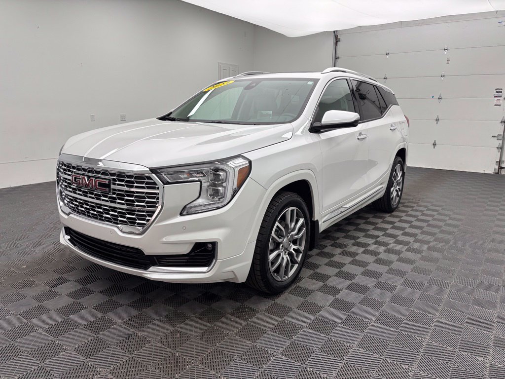 Used 2023 GMC Terrain Denali w/ LPO, Floor Liner Package AWD/4WD image 2
