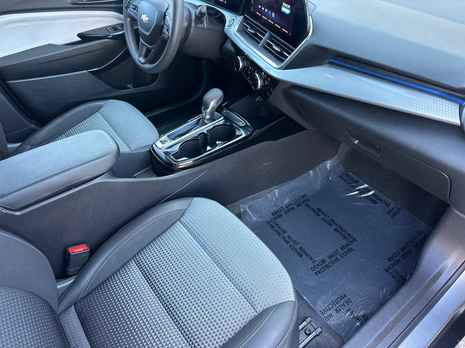 Used 2024 Chevrolet Trax LT FWD image 17