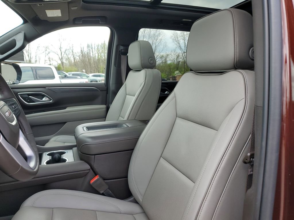 Used 2022 GMC Yukon SLT w/ SLT Luxury Package AWD/4WD image 19
