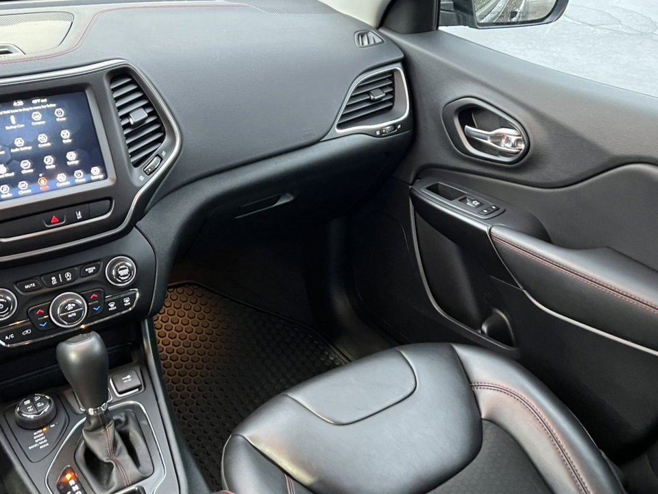 Used 2022 Jeep Cherokee Trailhawk w/ Comfort/Convenience Group image 38