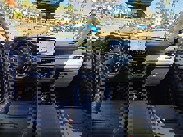 Certified 2025 Ford Explorer Active w/ Active Comfort Package image 17