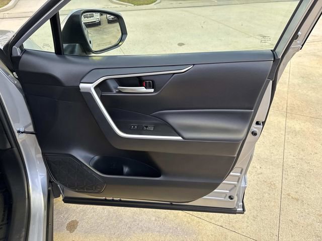 Used 2025 Toyota RAV4 XLE image 14