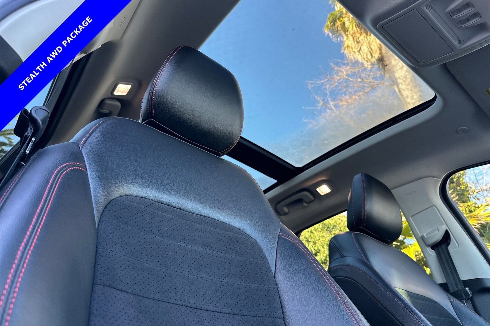 Certified 2022 Ford Escape SEL w/ SEL Stealth AWD Package image 17