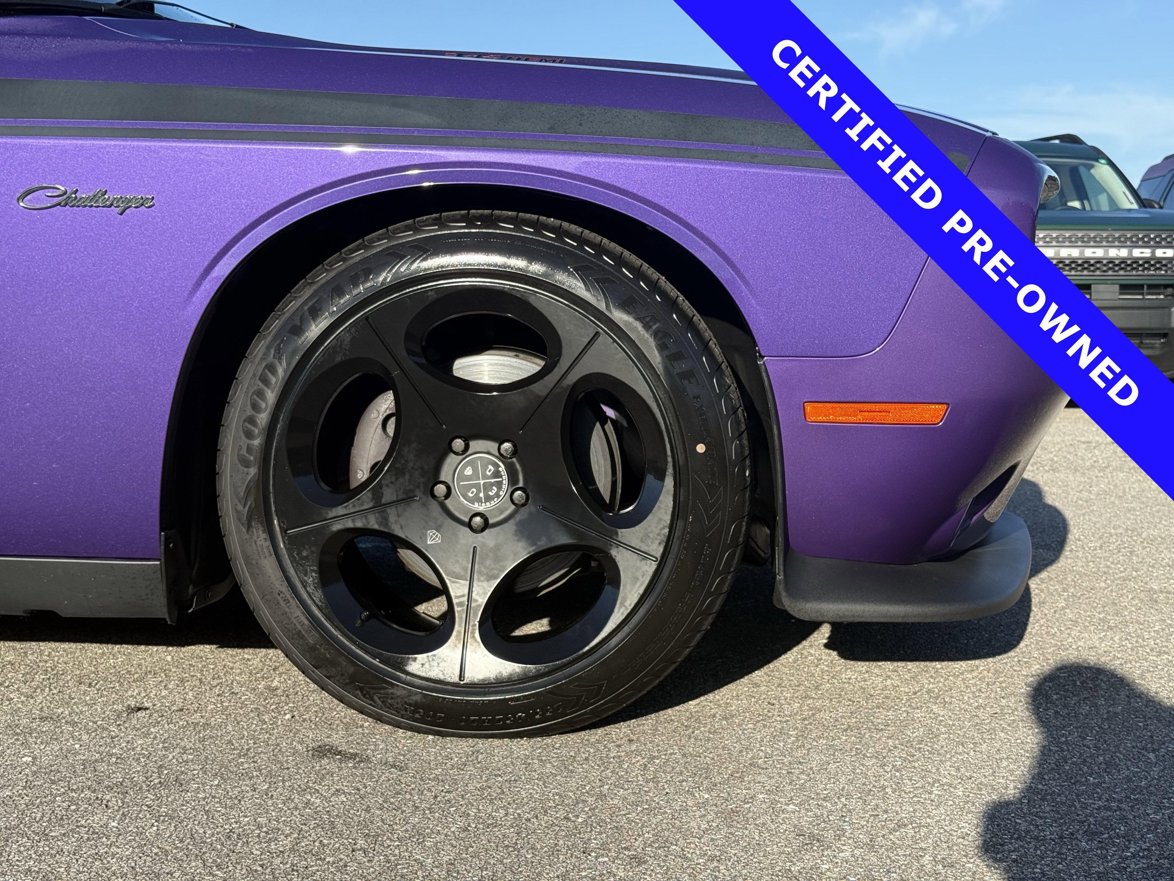 Used 2019 Dodge Challenger R/T w/ Plus Package image 11