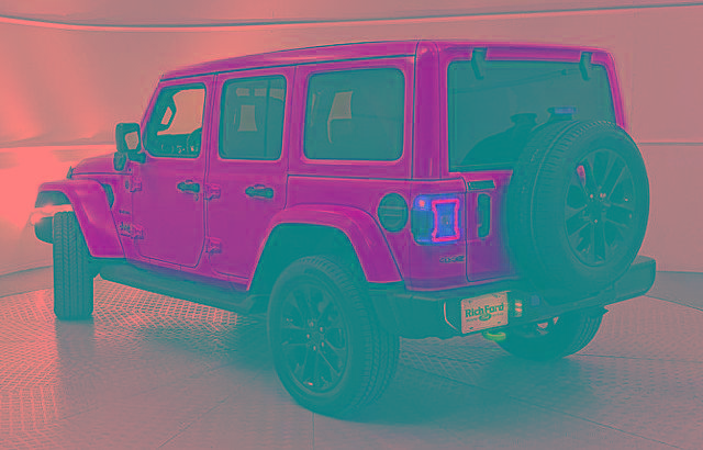 Used 2023 Jeep Wrangler Unlimited Sahara w/ Cold Weather Group image 4