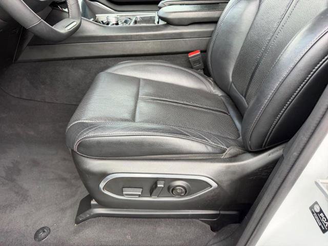 Used 2024 Jeep Wagoneer L Series II w/ Flexible Seating Group AWD/4WD image 22