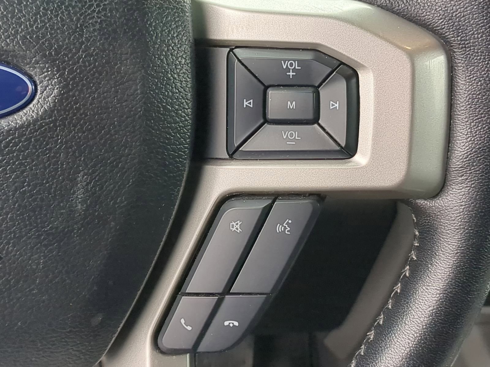 Certified 2020 Ford F150 Lariat w/ Equipment Group 502A Luxury image 31