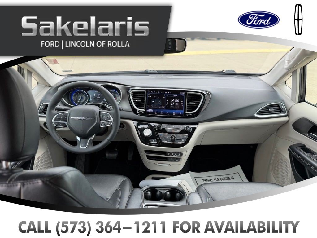 Used 2022 Chrysler Pacifica Touring-L FWD image 43
