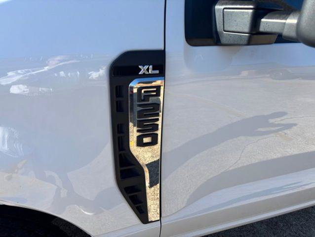 Certified 2023 Ford F250 XL w/ XL Chrome Package AWD/4WD image 13