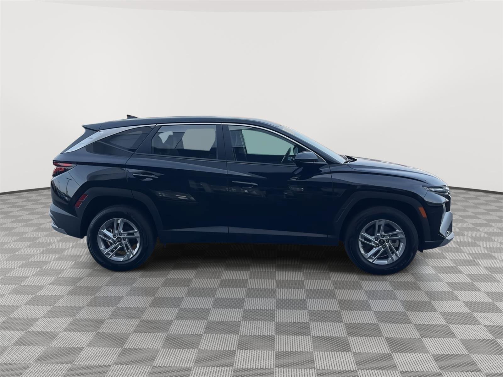 Used 2025 Hyundai Tucson SE AWD/4WD image 6