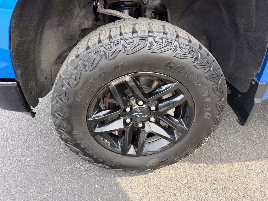 Used 2024 Chevrolet Silverado 1500 Custom Trail Boss w/ LPO, Dark Essentials Package AWD/4WD image 10