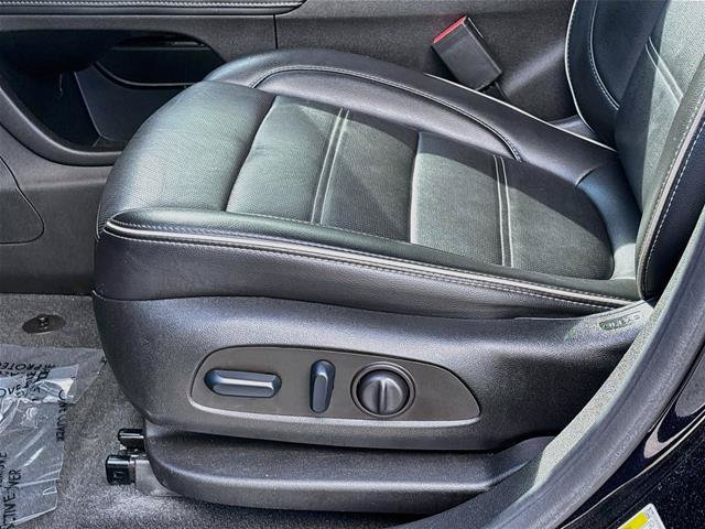 Used 2023 GMC Acadia Denali w/ Black Diamond Edition FWD image 21