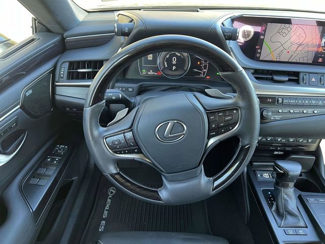 Used 2020 Lexus ES 300h Ultra Luxury image 15