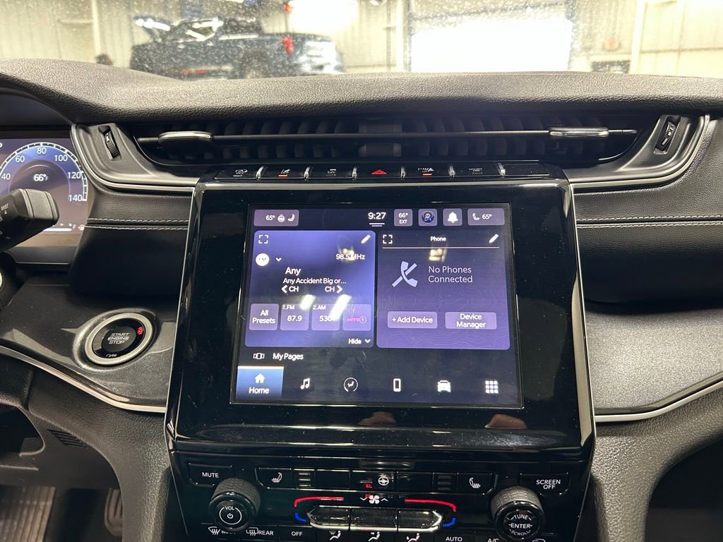 Used 2023 Jeep Grand Cherokee L Laredo AWD/4WD image 18