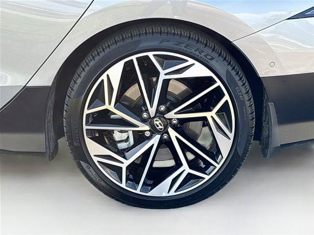 Used 2025 Hyundai Ioniq 6 Limited RWD image 35