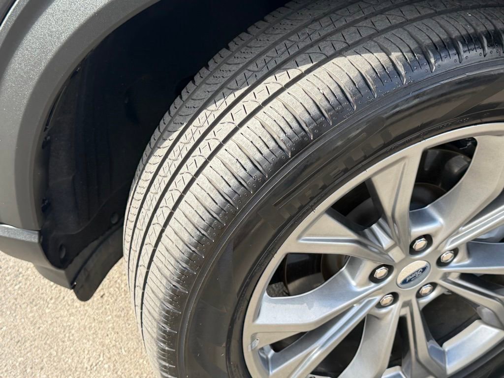 Certified 2023 Ford Explorer Limited RWD image 18