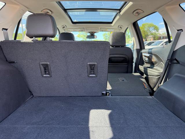 Used 2024 GMC Terrain Denali w/ Denali Premium Package AWD/4WD image 15