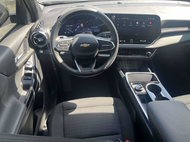Used 2026 Chevrolet Equinox LT w/ Safety and Technology Package FWD image 16