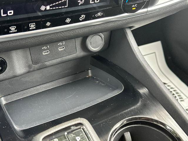Used 2025 Nissan Rogue SV AWD/4WD image 16