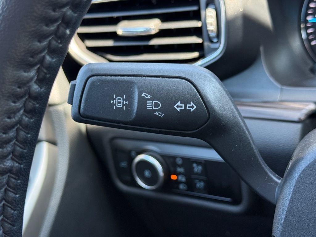 Certified 2023 Ford Explorer Limited RWD image 22