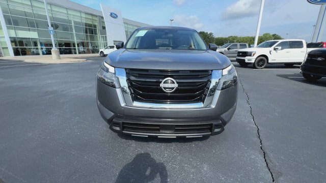 Used 2024 Nissan Pathfinder SV FWD image 3