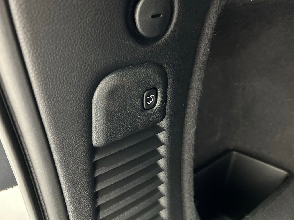 Used 2020 Dodge Durango SRT w/ Technology Group AWD/4WD image 33
