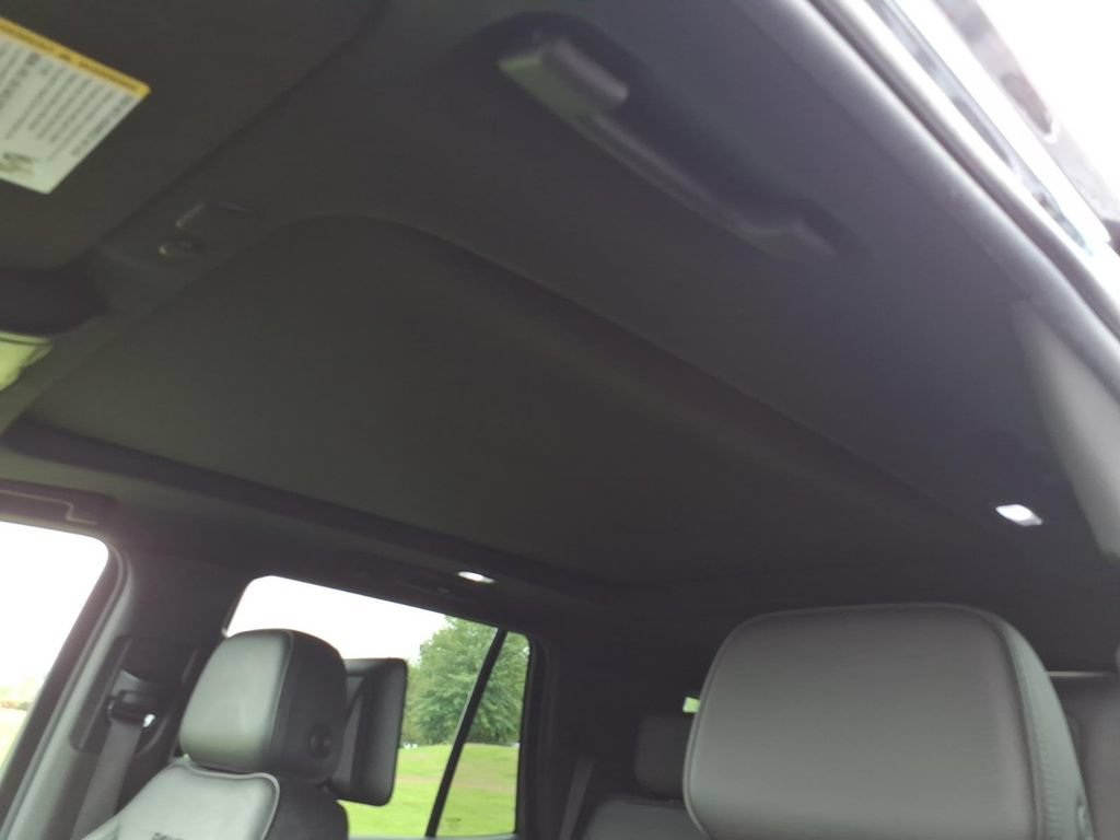 Used 2021 GMC Yukon Denali w/ Denali Ultimate Package AWD/4WD image 18