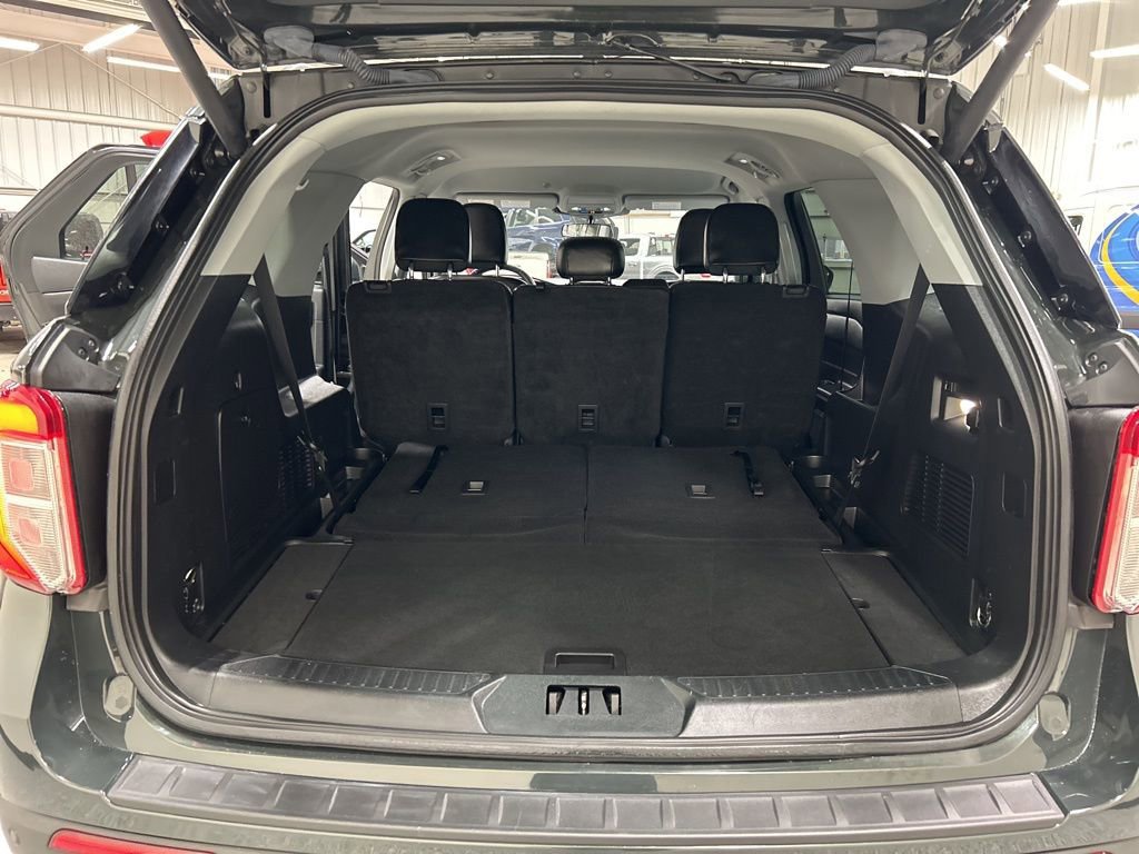 Certified 2023 Ford Explorer XLT w/ Equipment Group 202A image 33