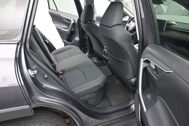 Used 2025 Toyota RAV4 LE AWD/4WD image 15