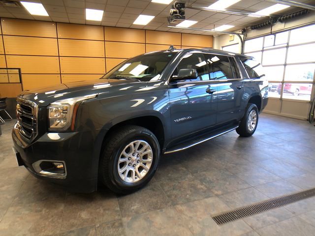 Used 2020 GMC Yukon XL SLT w/ Open Road Package AWD/4WD image 3