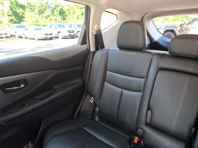 Used 2024 Nissan Murano SV AWD/4WD image 12