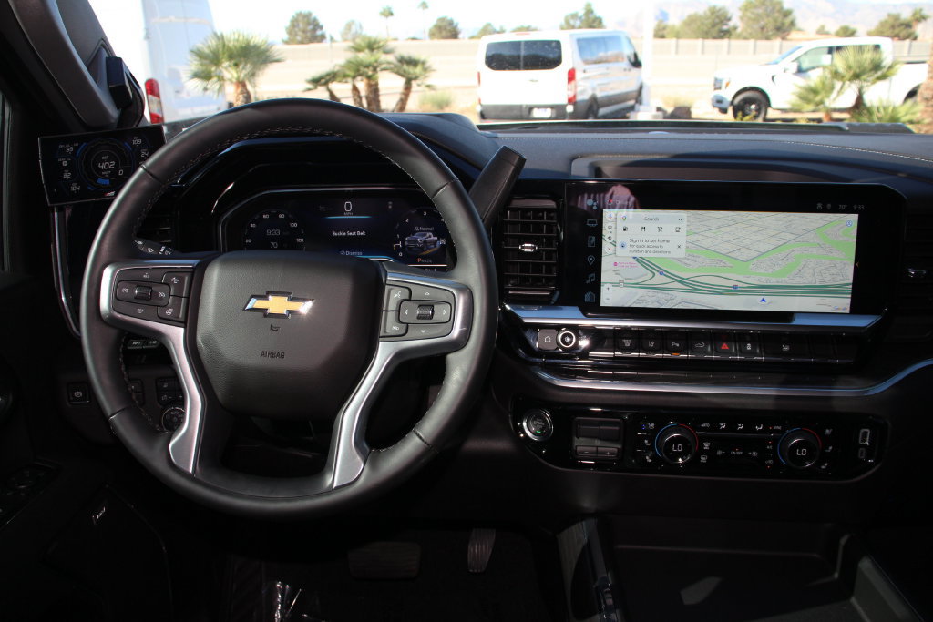 Used 2025 Chevrolet Silverado 2500 LTZ w/ LTZ Premium Package AWD/4WD image 17