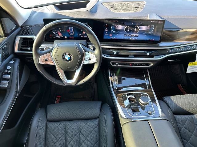Used 2025 BMW X7 xDrive40i AWD/4WD image 27