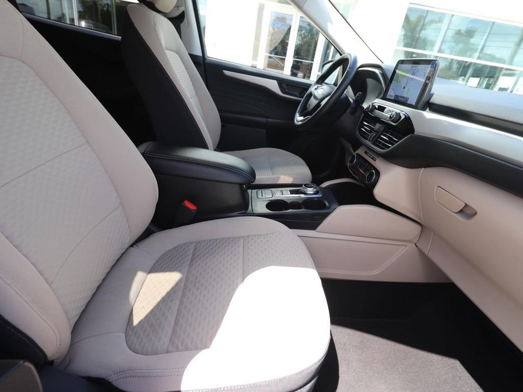 Certified 2022 Ford Escape SE w/ Convenience Package image 15
