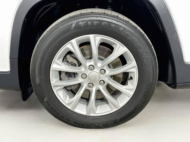 Used 2020 Jeep Cherokee Latitude FWD image 7