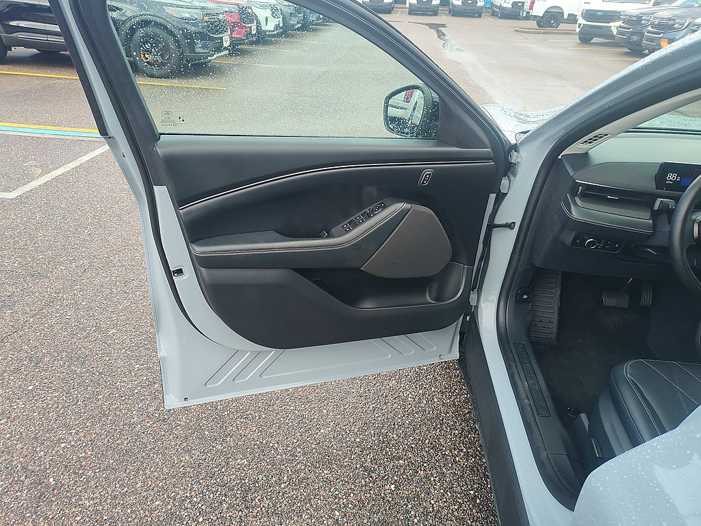 Certified 2024 Ford Mustang Mach-E Select RWD image 11