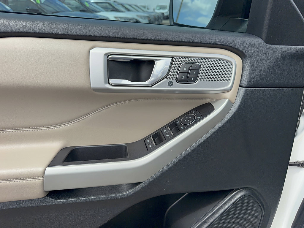 Certified 2022 Ford Explorer Limited w/ Hybrid Equipment Group 310A AWD/4WD image 9