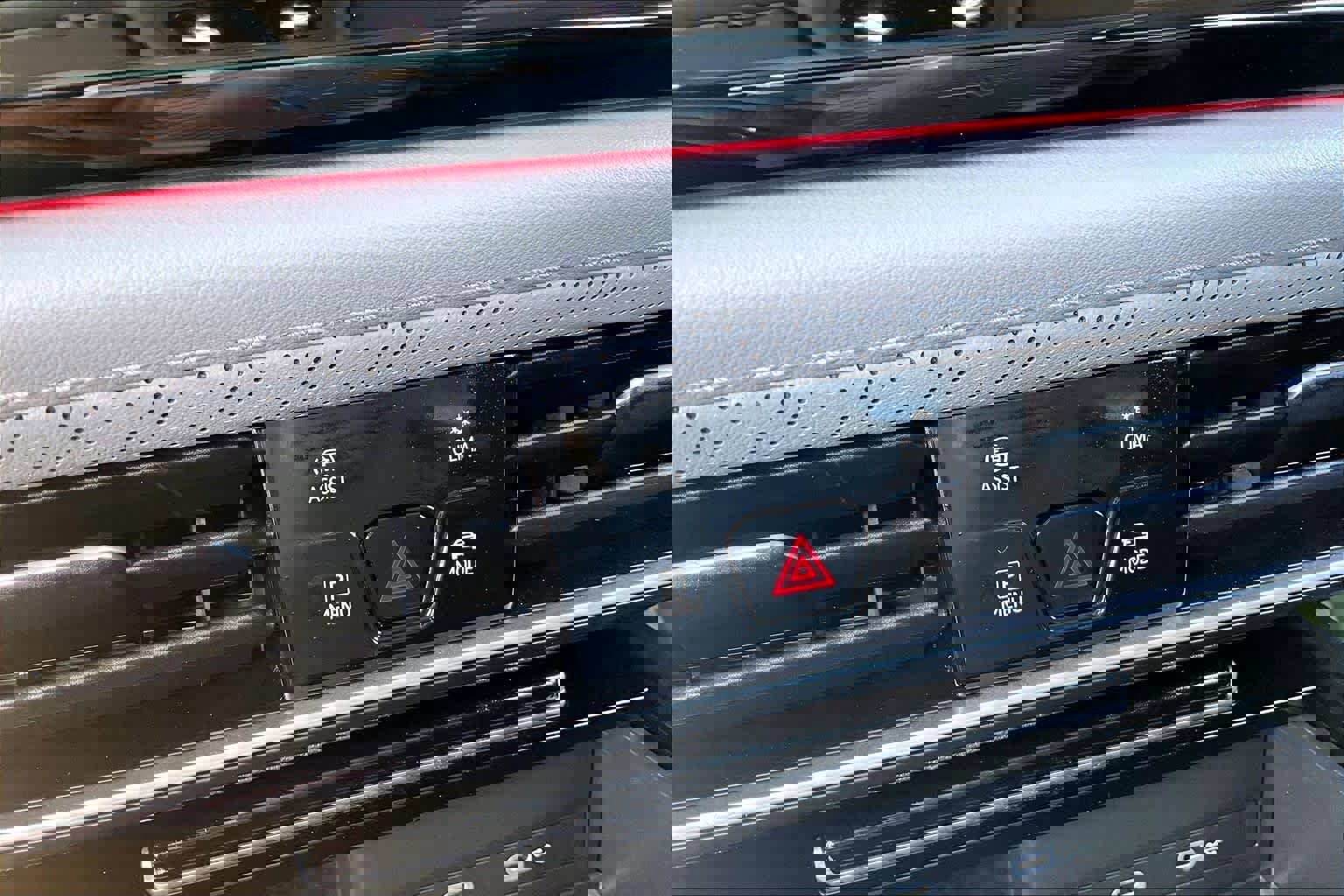 Used 2024 Volkswagen Atlas Peak Edition SE AWD/4WD image 32