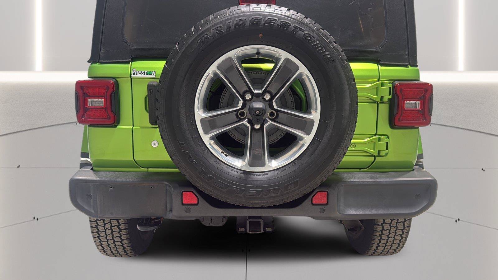 Used 2018 Jeep Wrangler Unlimited Sahara AWD/4WD image 30