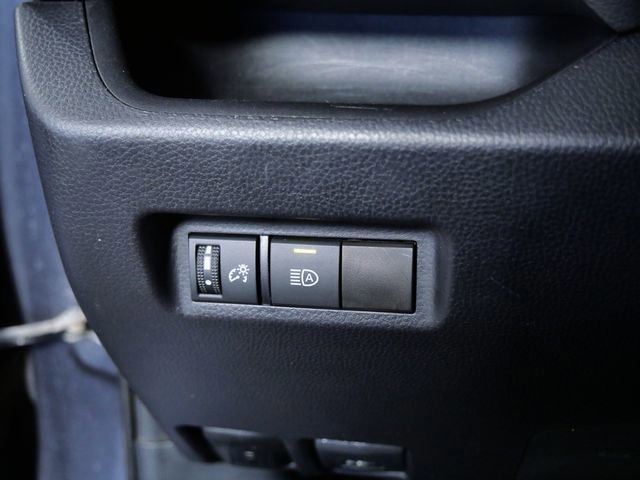 Used 2019 Toyota RAV4 LE AWD/4WD image 25