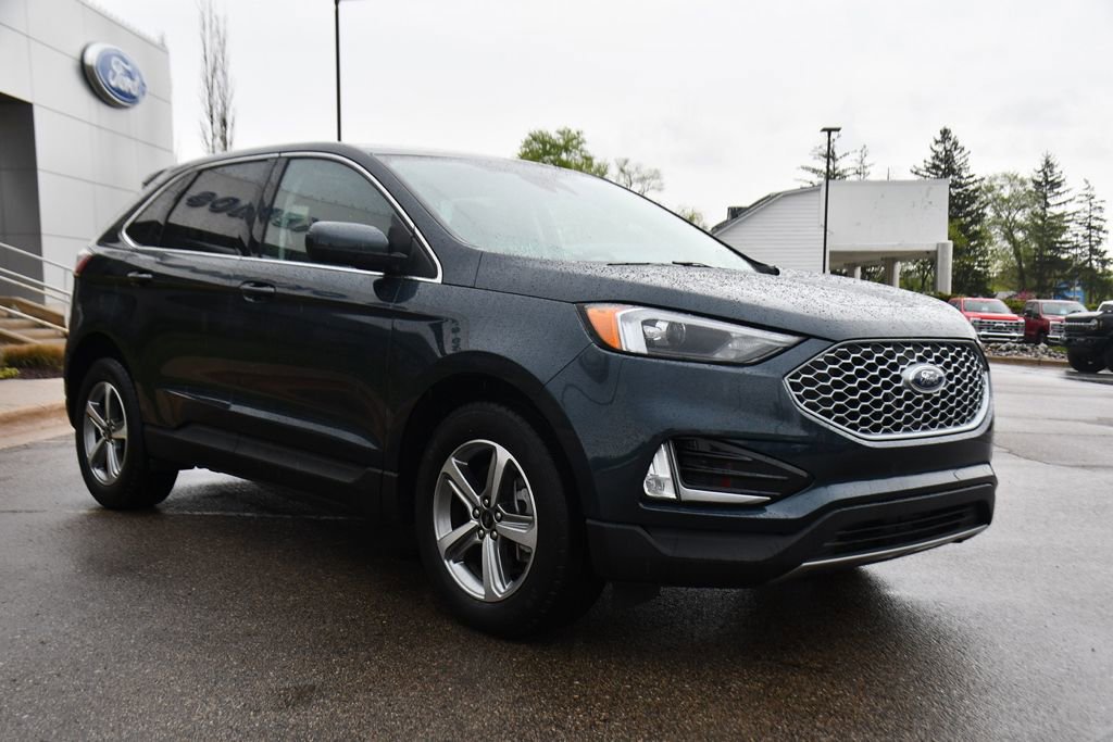 Certified 2023 Ford Edge SEL w/ Convenience Package AWD/4WD image 8