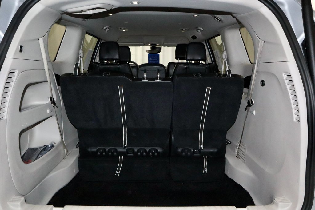 Used 2024 Chrysler Pacifica Touring-L image 14