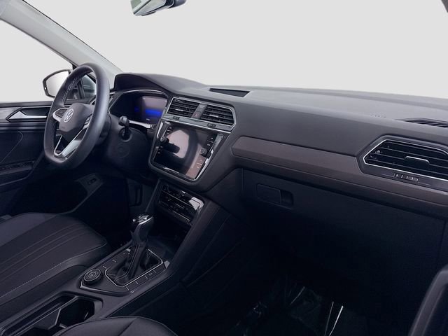Used 2022 Volkswagen Tiguan SE image 27
