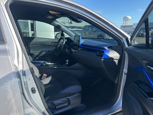 Used 2020 Toyota C-HR XLE FWD image 8