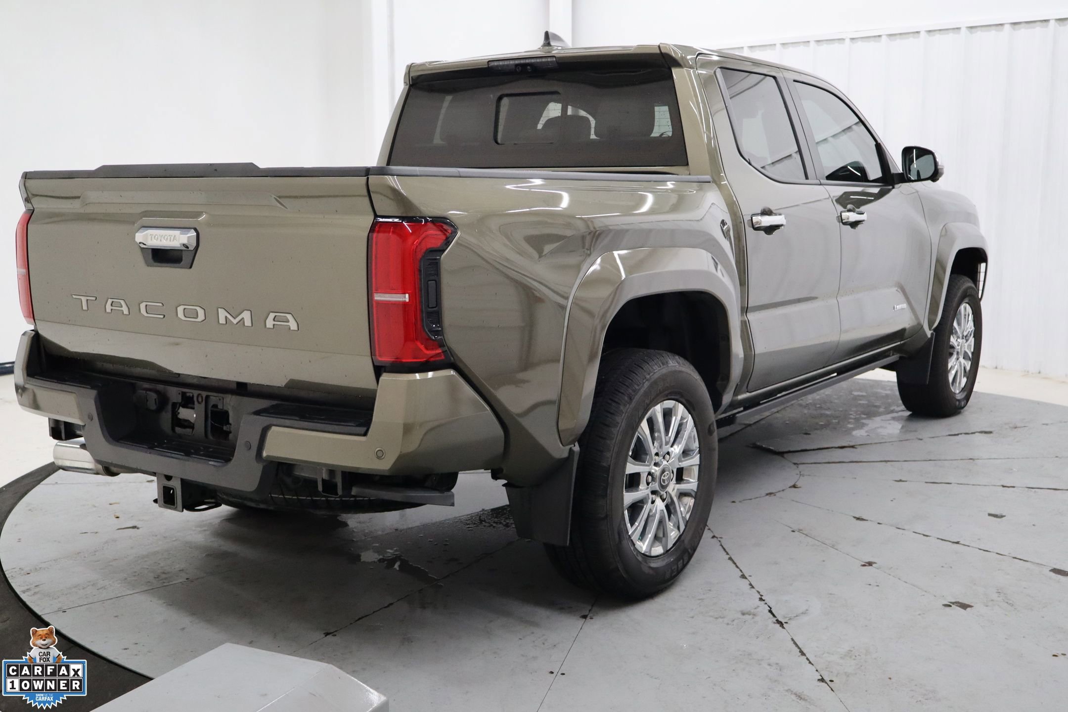Used 2024 Toyota Tacoma Limited image 10