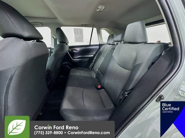 Used 2021 Toyota RAV4 XLE w/ Convenience Package image 28